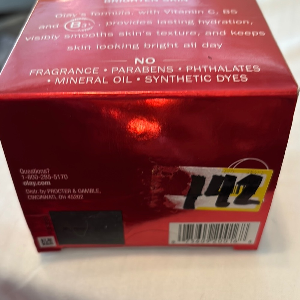 OLAY Silver Moisturizer Hydrating Skincare - Picture 2 of 5